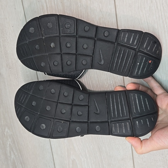 Nike Women's Comfort Footbed Black Slide Sandals Shoes Sz 7 - Picture 9 of 11